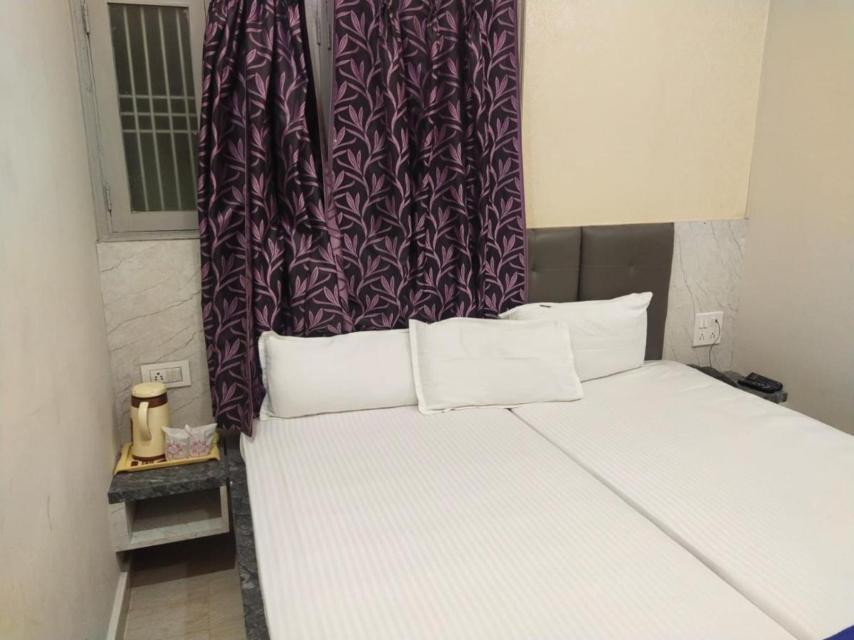 Hotel Gateway Kailash Варанасі Екстер'єр фото